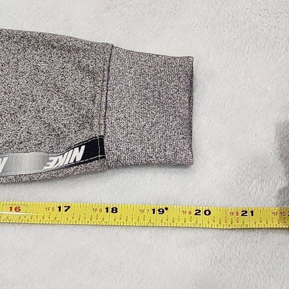 Boys Nike's gray zip up light weight jacket size S (4-5yrs) - Picture 8 of 11